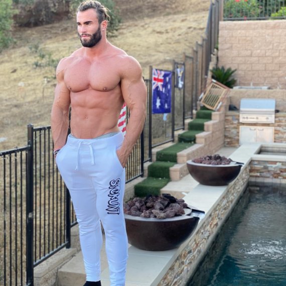 Калум фон Могер (Calum von Moger), рассказал о переезде в Таиланд и окончательном решении завершить соревновательную карьеру