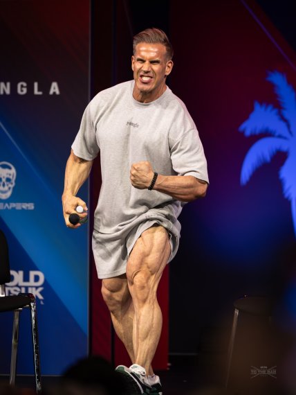 Джей Катлер (Jay Cutler), сообщил о выпуске своей автобиографии в конце 2026 года