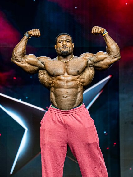 Эндрю Джекед (Chinedu Andrew Obiekea), устроил грандиозное шоу на "EVLS Prague Pro" 2026 года